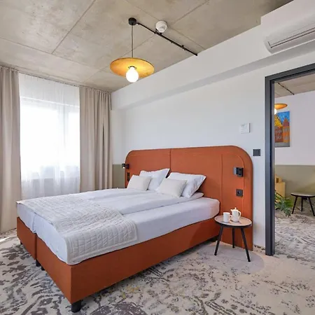 Arche Airport 酒店