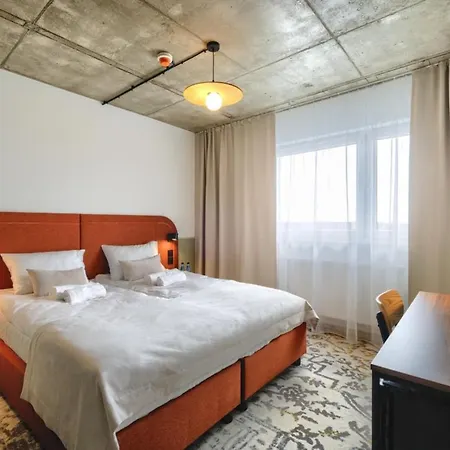 Hotel Arche Airport