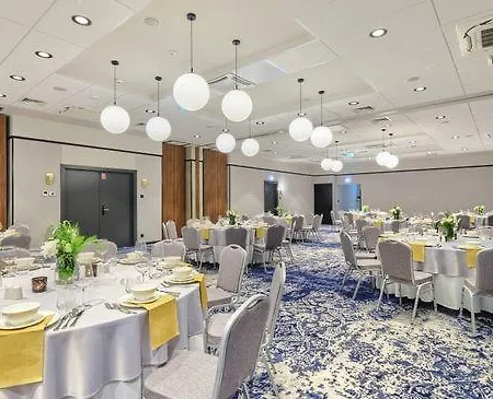 Arche Airport 酒店 3*