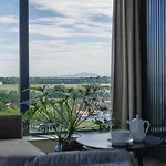 Arche Airport Hotel