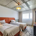 Arche Airport Hotel